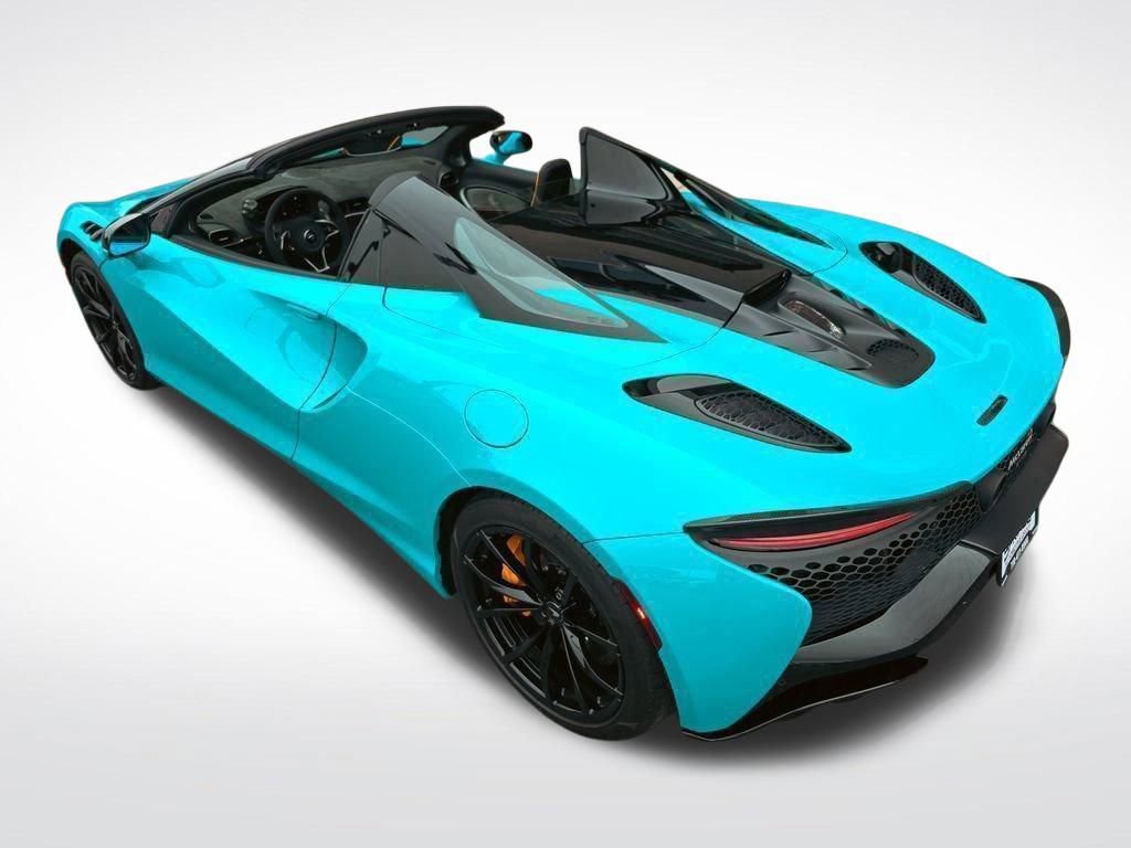 Used 2025 McLaren Artura Spider image 31