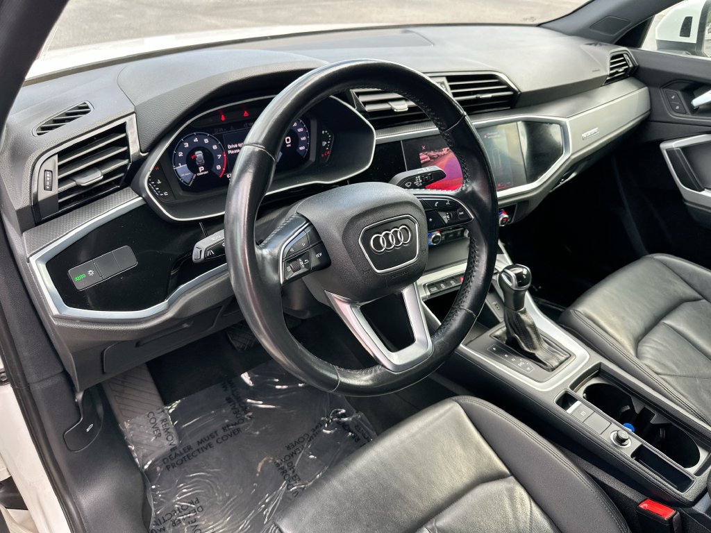 Used 2019 Audi Q3 2.0T Premium AWD/4WD image 9