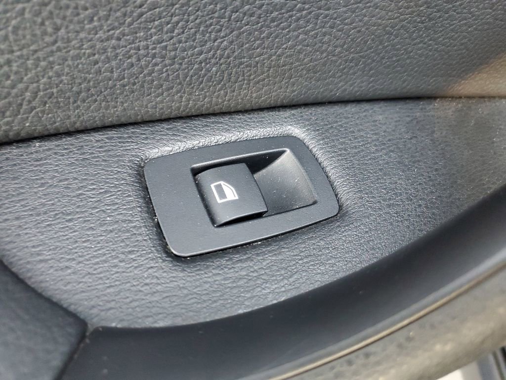 Used 2020 BMW X2 sDrive28i w/ Premium Package image 17