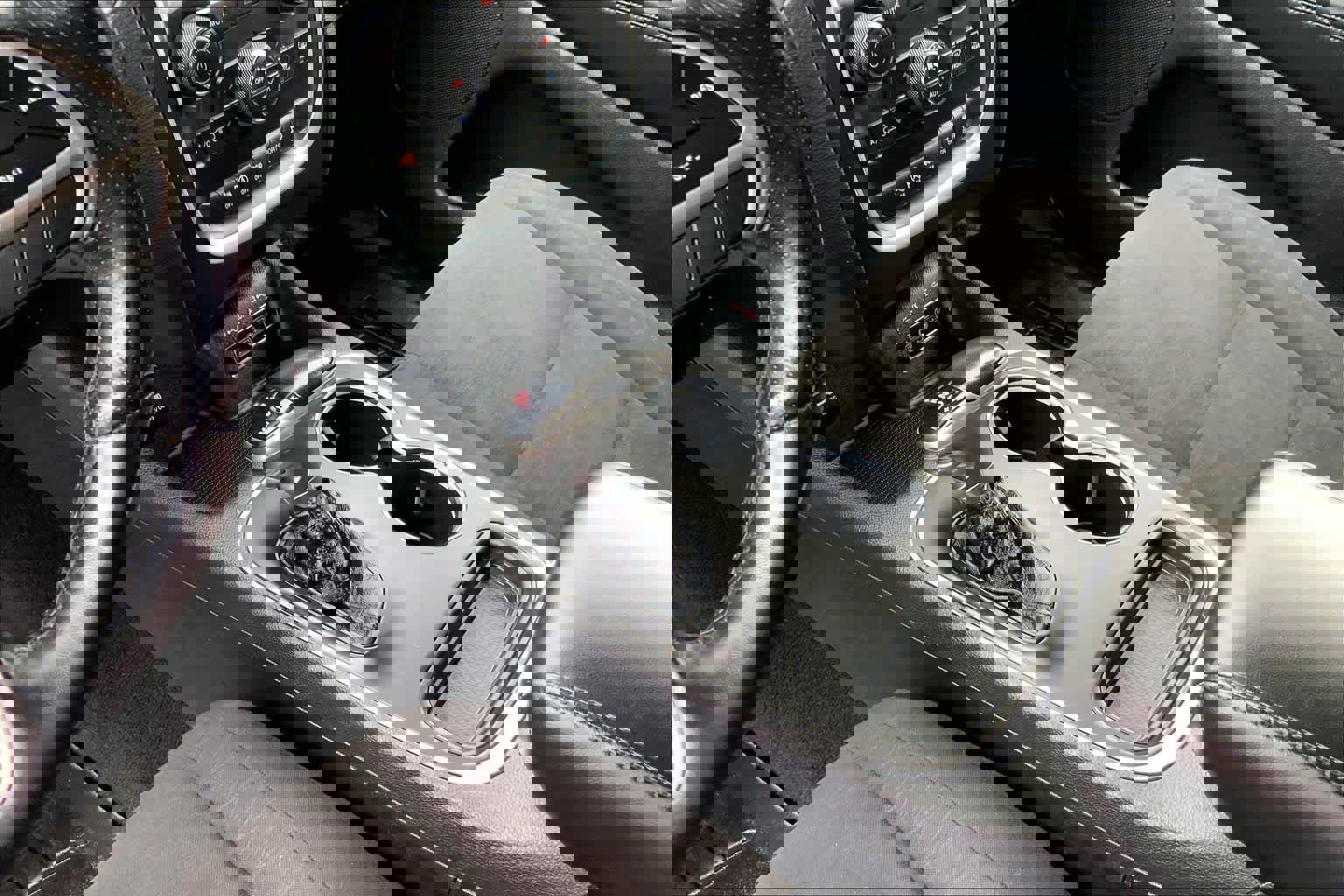 Used 2020 Dodge Durango SXT image 17