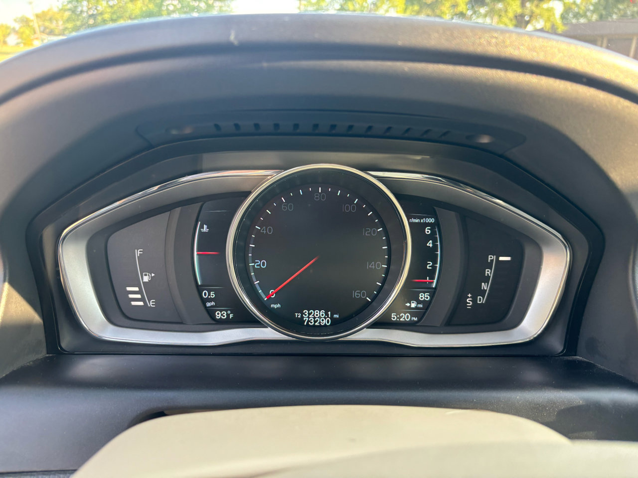 Used 2015 Volvo XC60 T6 w/ Proximity Package image 11