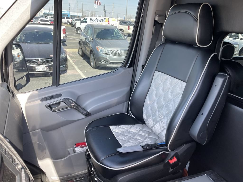 Used 2016 Mercedes-Benz Sprinter 3500 image 17