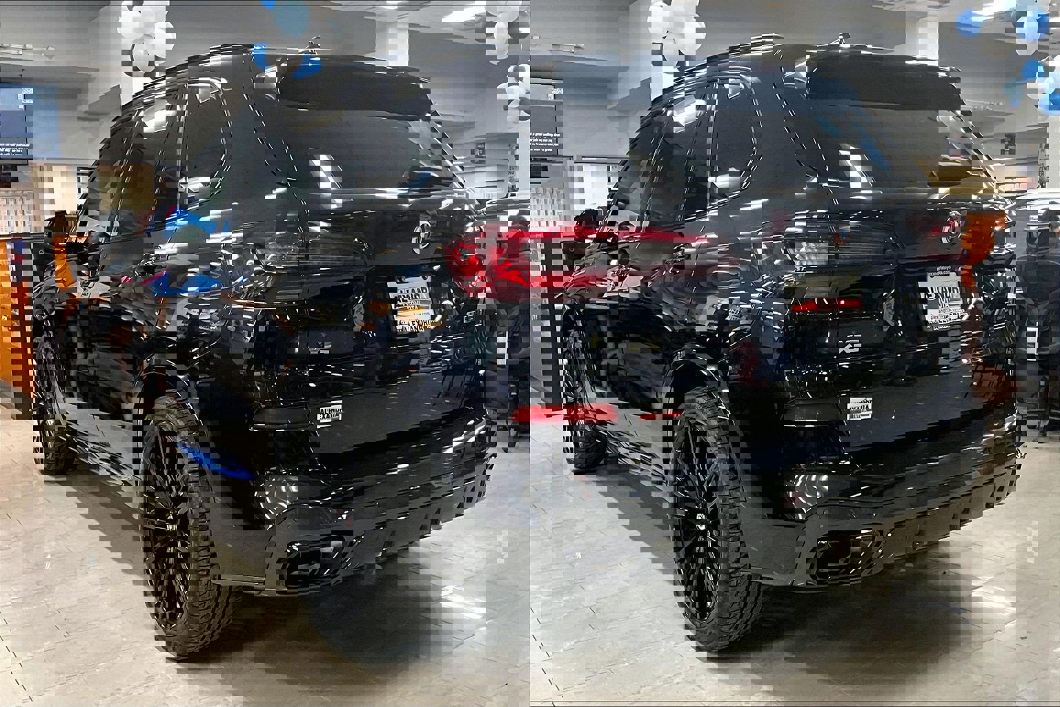 Used 2023 BMW X5 M50i w/ Executive Package image 11