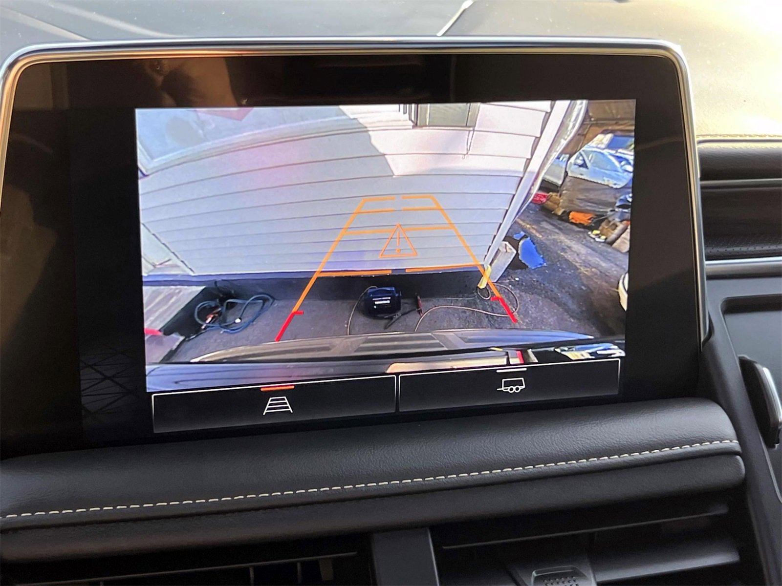 Used 2023 GMC Yukon XL SLT image 35