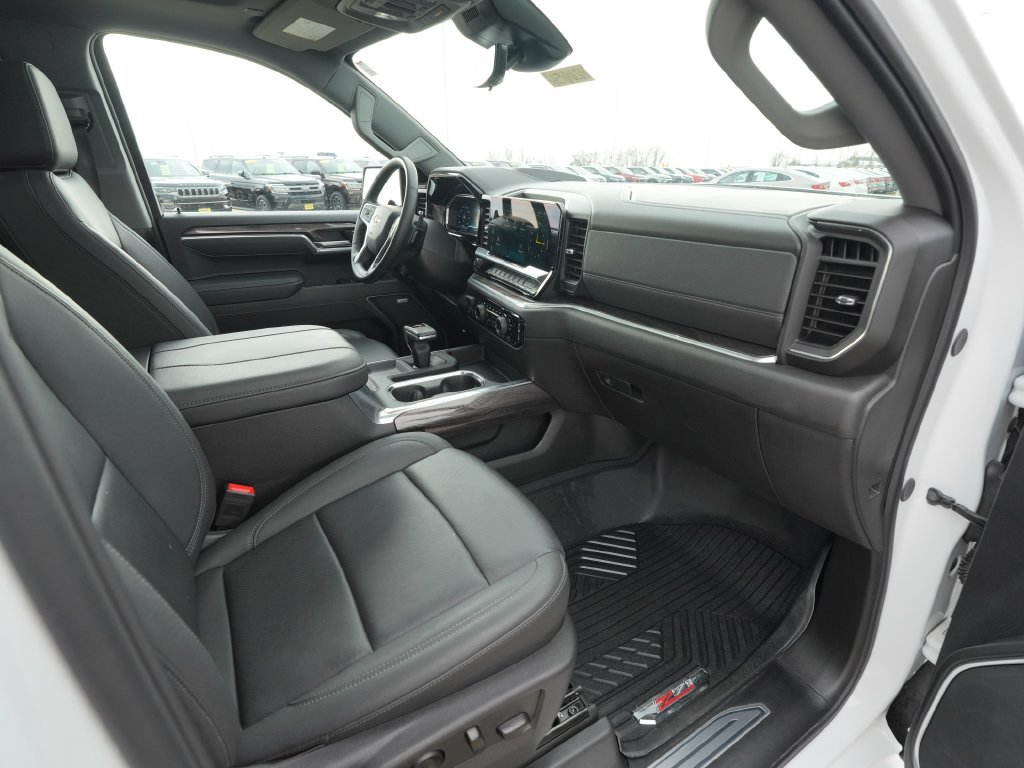 Used 2025 Chevrolet Silverado 1500 LTZ AWD/4WD image 25