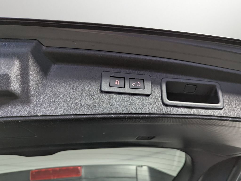 Used 2020 Subaru Forester Limited image 49