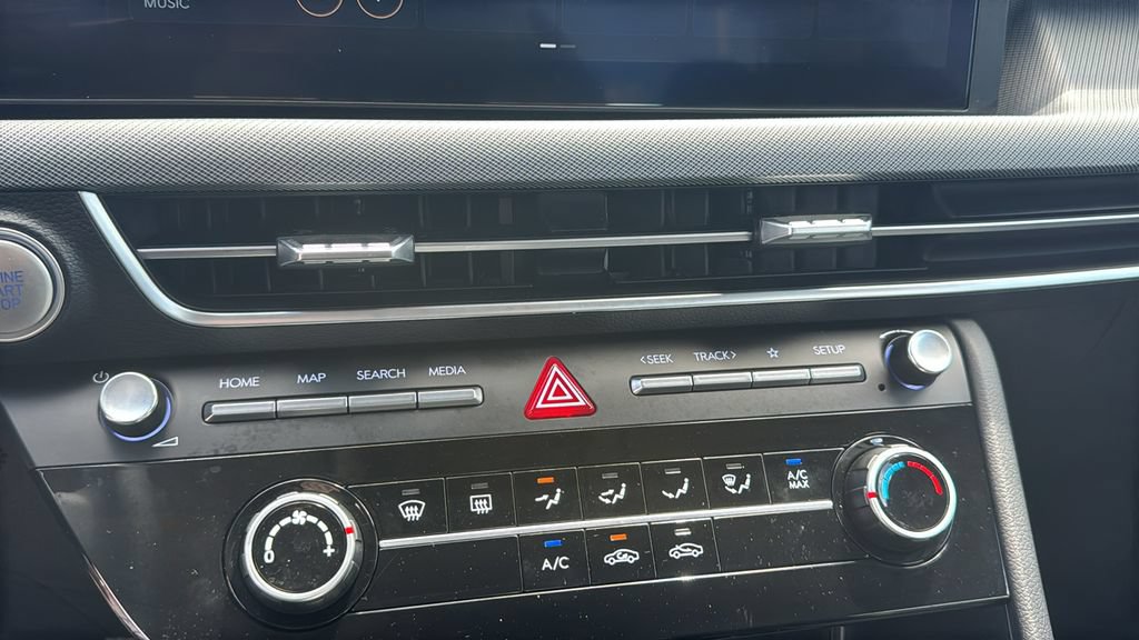 Used 2025 Hyundai Sonata SE FWD image 19