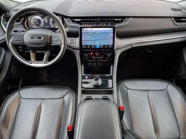 Used 2024 Jeep Grand Cherokee Limited image 32