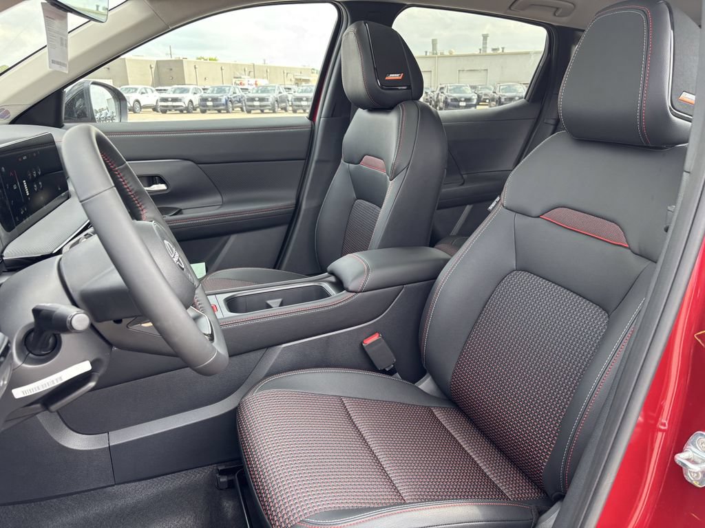 New 2026 Nissan Kicks SR w/ Cold Weather Package FWD image 23
