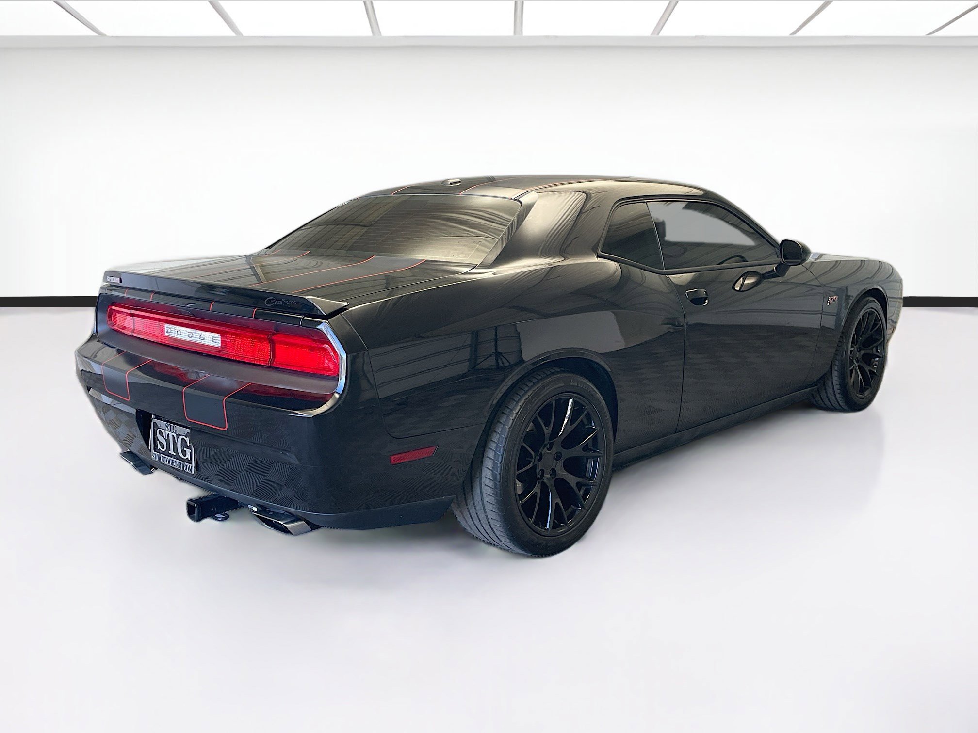 Used 2014 Dodge Challenger R/T w/ Blacktop Package image 4