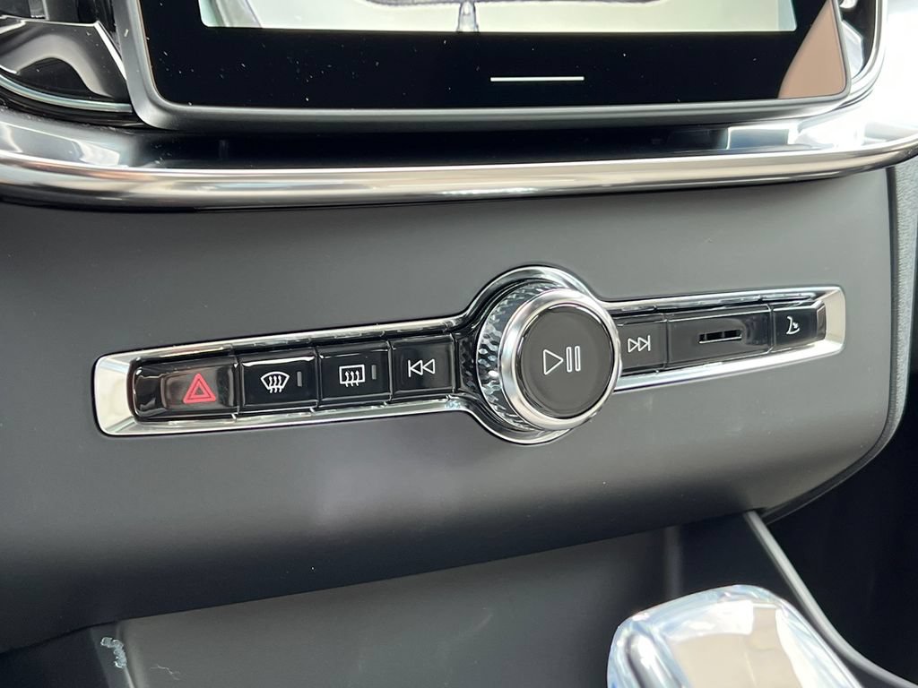 New 2026 Volvo XC90 T8 Plus w/ Protection Package Premier AWD/4WD image 25