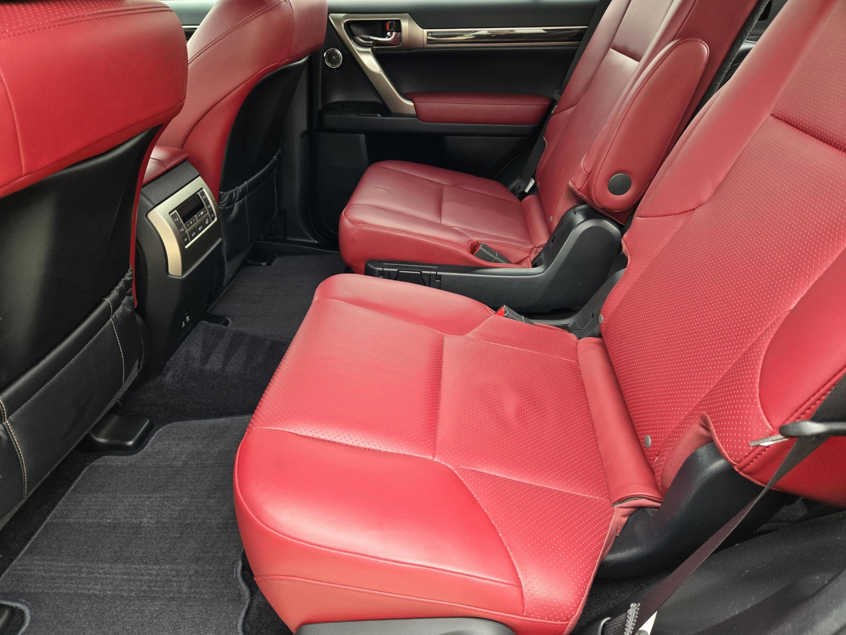 Certified 2021 Lexus GX 460 Luxury w/ Sport Design Package AWD/4WD image 30