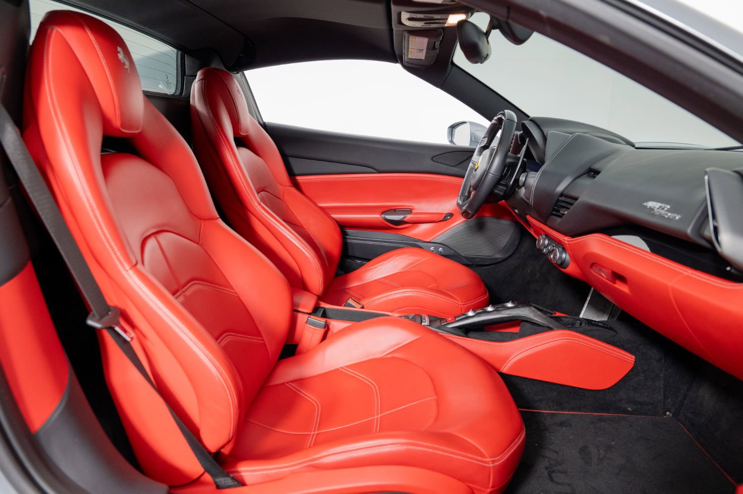 Used 2019 Ferrari 488 Spider image 33