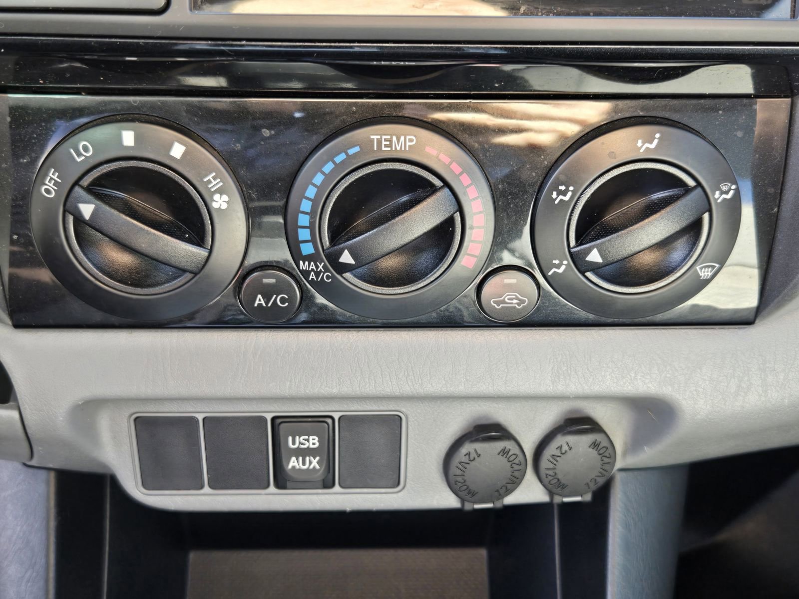 Used 2013 Toyota Tacoma 4x4 Double Cab w/ SR5 Pkg image 16