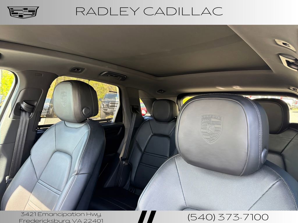 Used 2023 Porsche Cayenne image 2