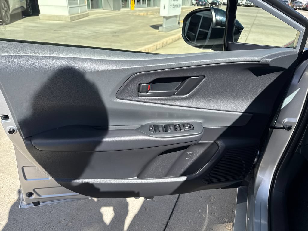 Certified 2025 Toyota Prius LE FWD image 11