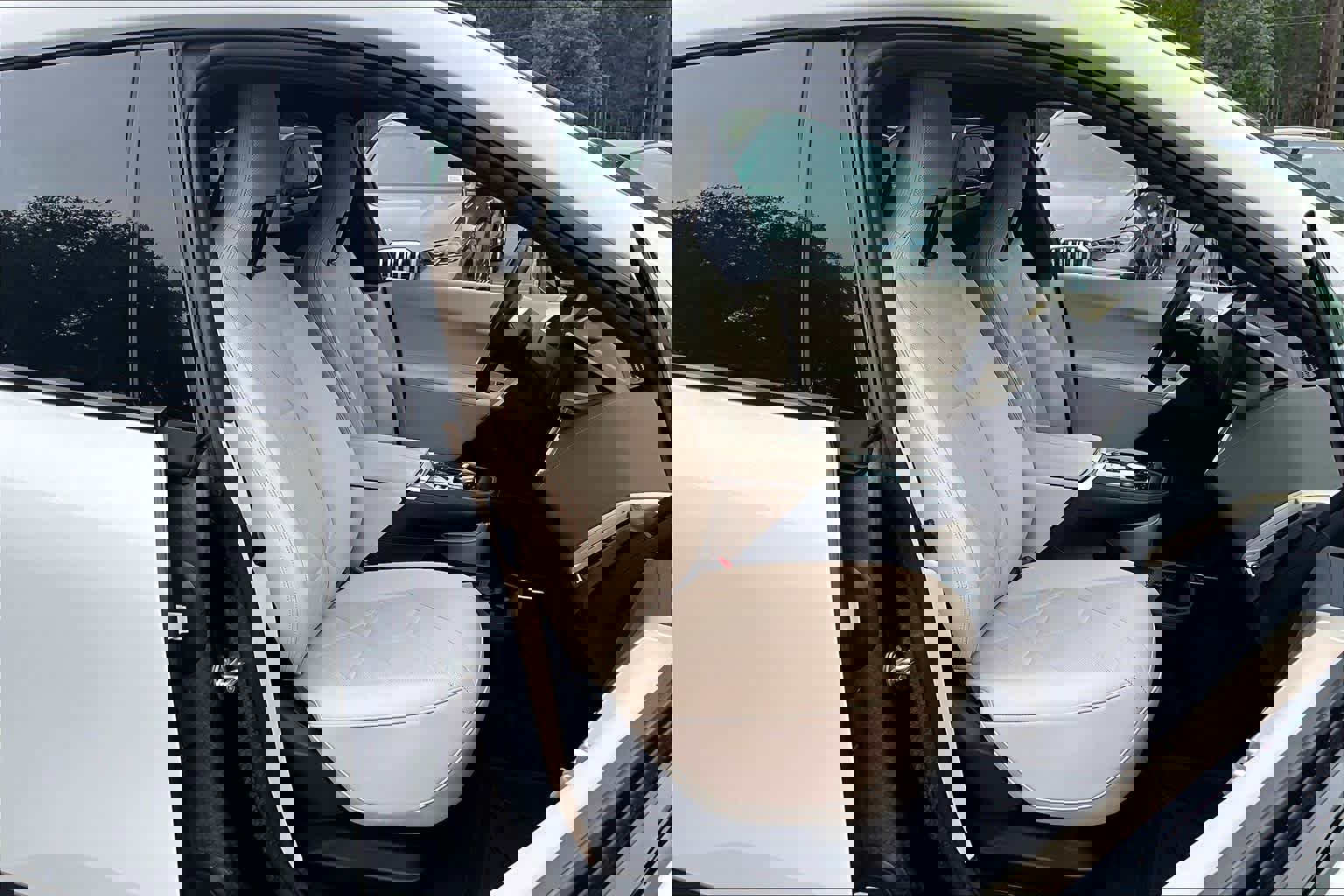 Certified 2023 BMW iX xDrive50 image 8