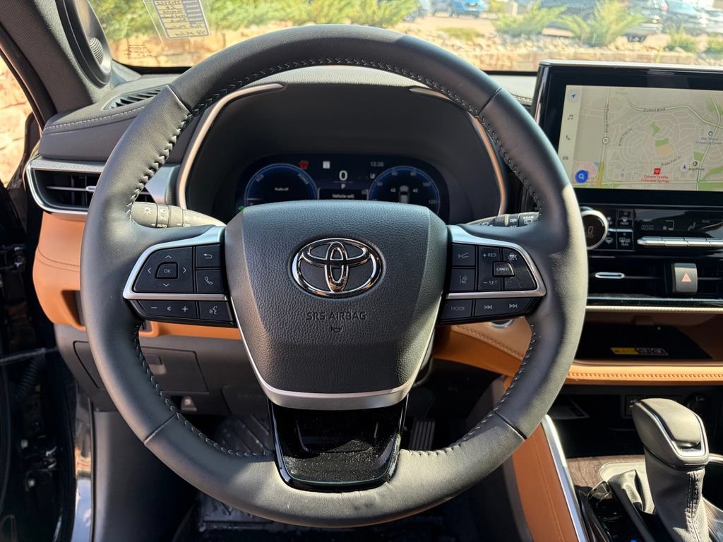 Used 2026 Toyota Highlander Platinum AWD/4WD image 28