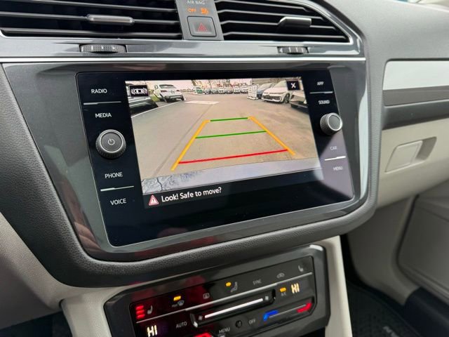 Certified 2023 Volkswagen Tiguan SE w/ Panoramic Sunroof Package image 18