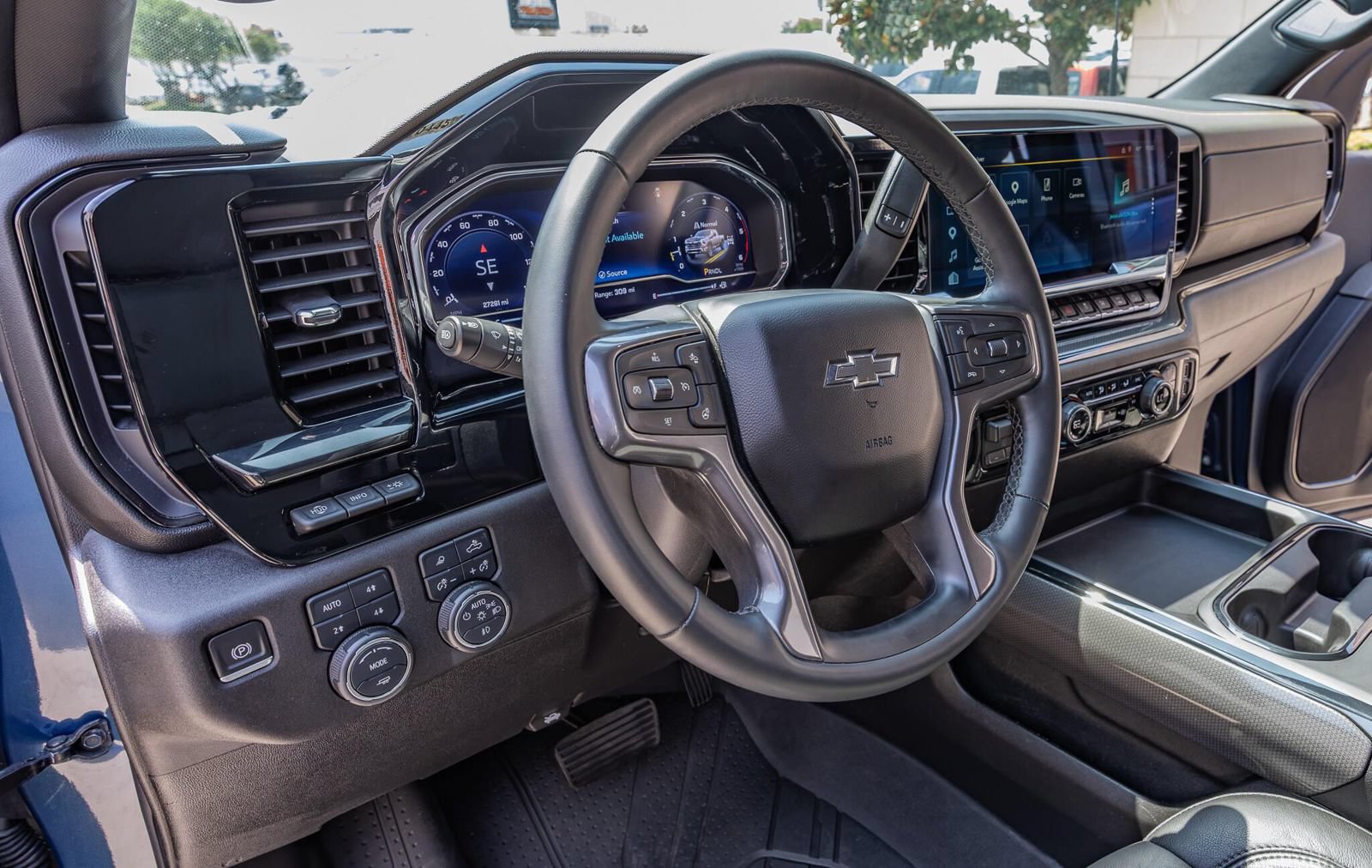 Used 2024 Chevrolet Silverado 2500 ZR2 w/ Technology Package AWD/4WD image 17