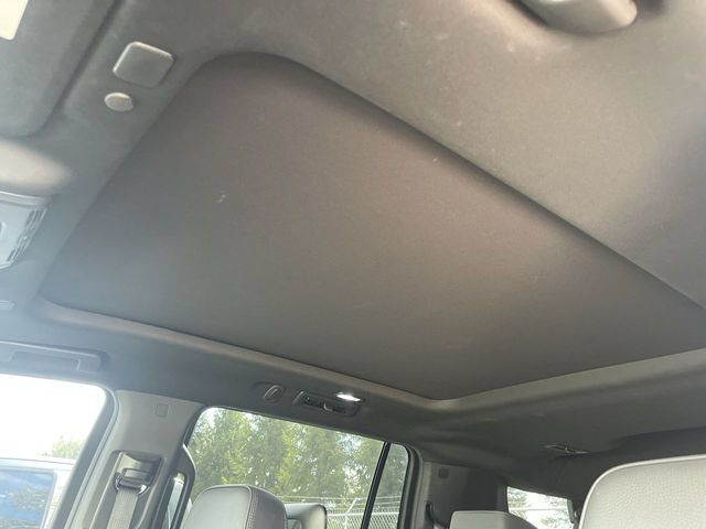 Used 2021 GMC Yukon XL Denali w/ Denali Premium Package AWD/4WD image 8