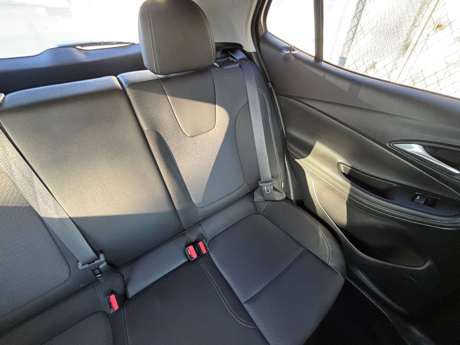 Used 2025 Buick Encore GX Preferred image 37