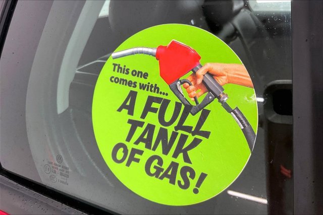 Used 2017 Volkswagen Golf SE image 36