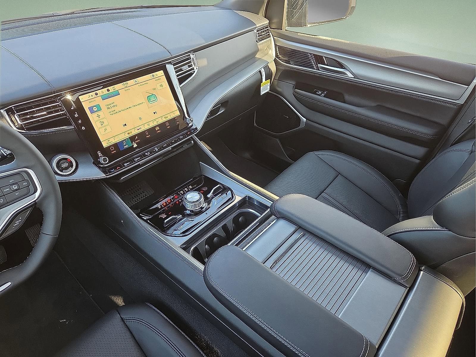 New 2026 Jeep Grand Wagoneer L Limited AWD/4WD image 12