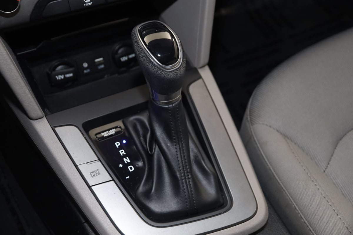 Used 2018 Hyundai Elantra SE FWD image 7