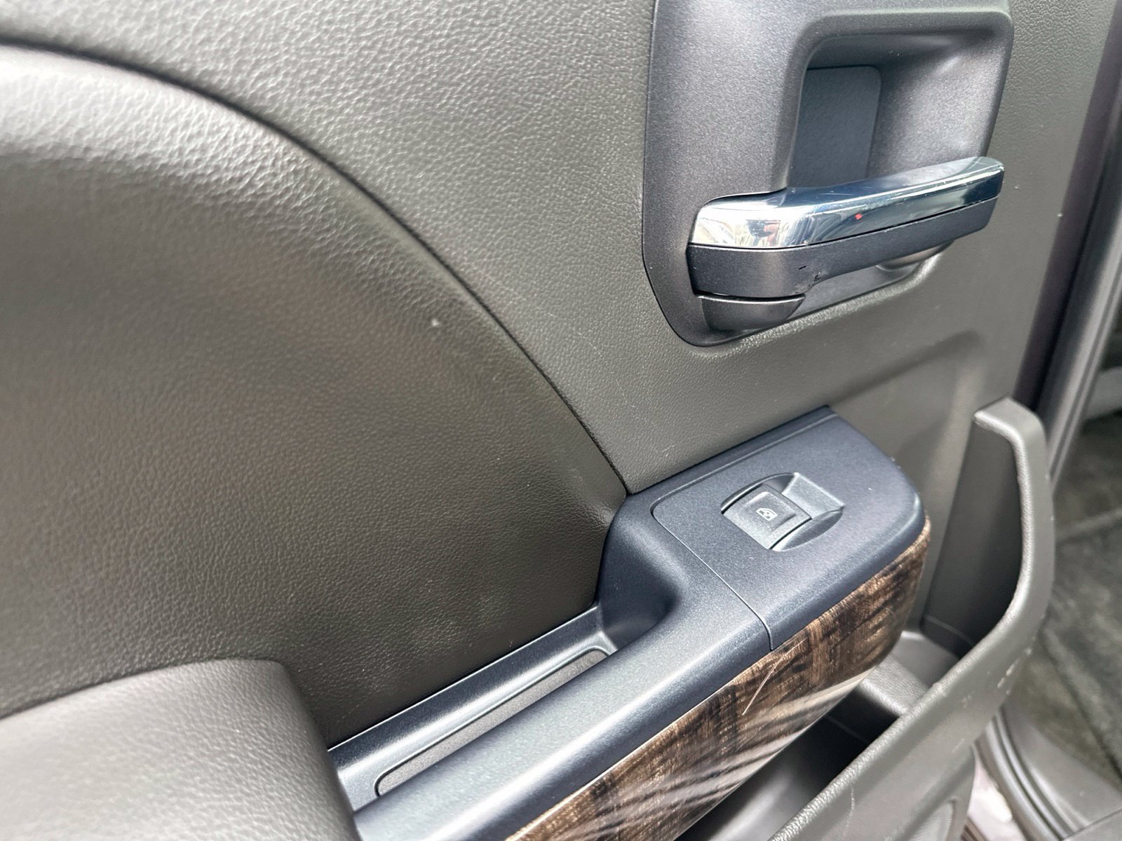 Used 2015 GMC Sierra 1500 Denali AWD/4WD image 28
