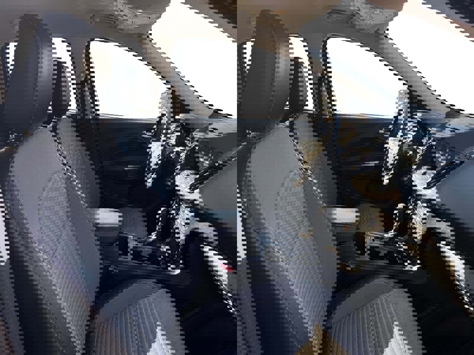 Used 2018 Ford Escape SE w/ SE Sport Appearance Package image 15