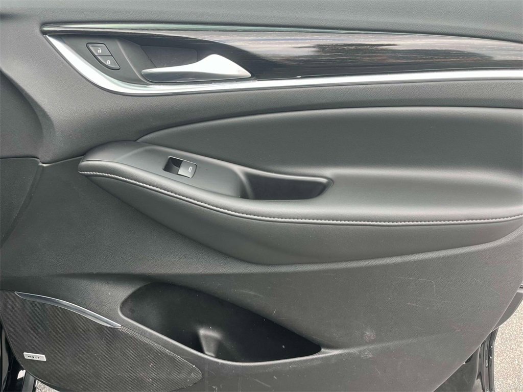 Used 2020 Buick Enclave Avenir w/ Avenir Technology Package image 22