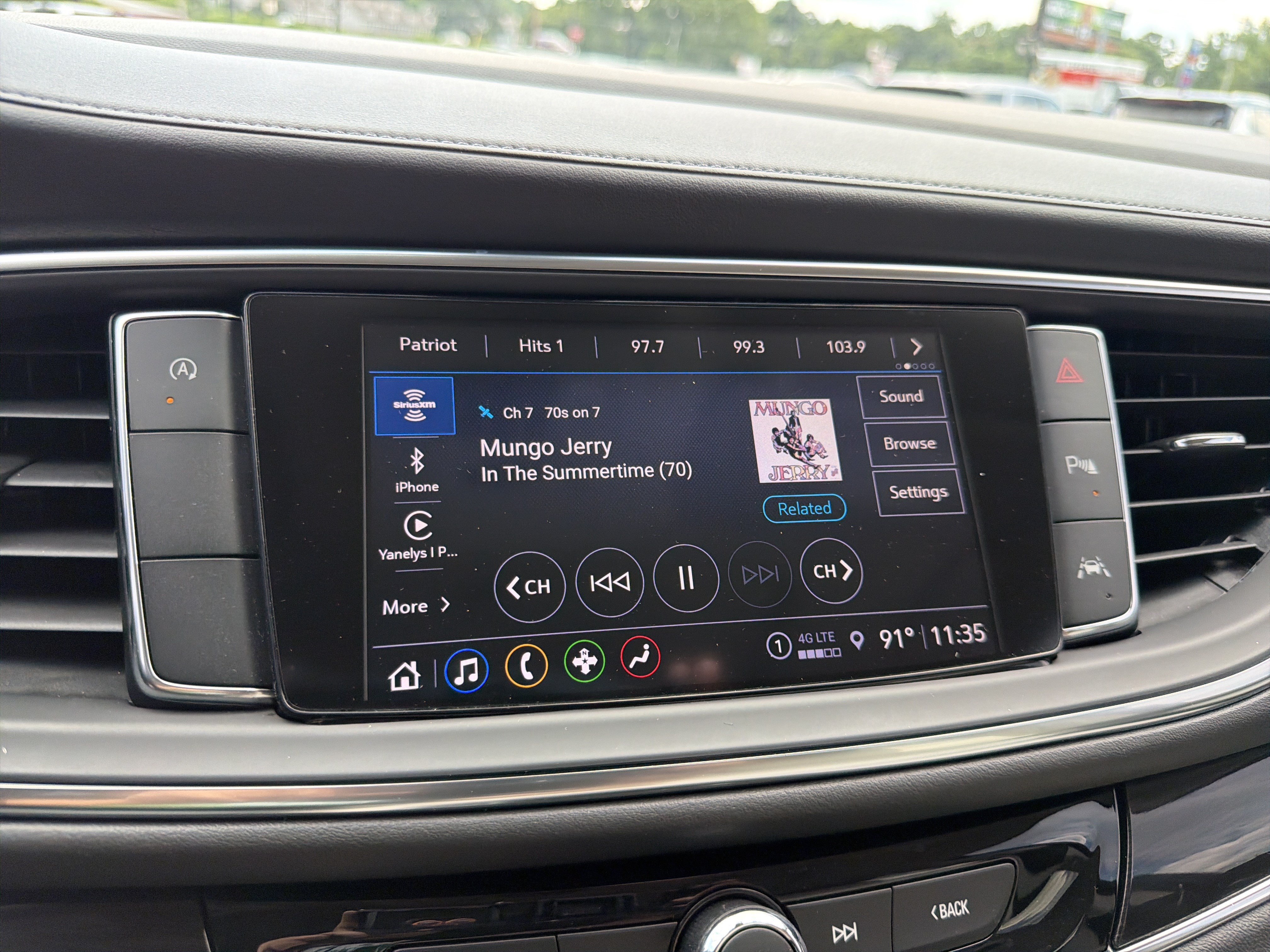 Certified 2023 Buick Enclave Essence w/ Experience Buick Package FWD image 26