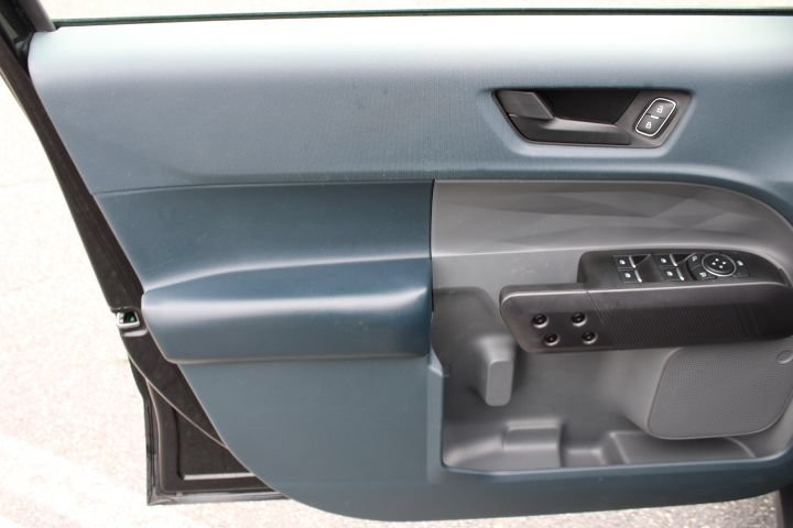 Used 2023 Ford Maverick XLT w/ Black Appearance Package FWD image 17