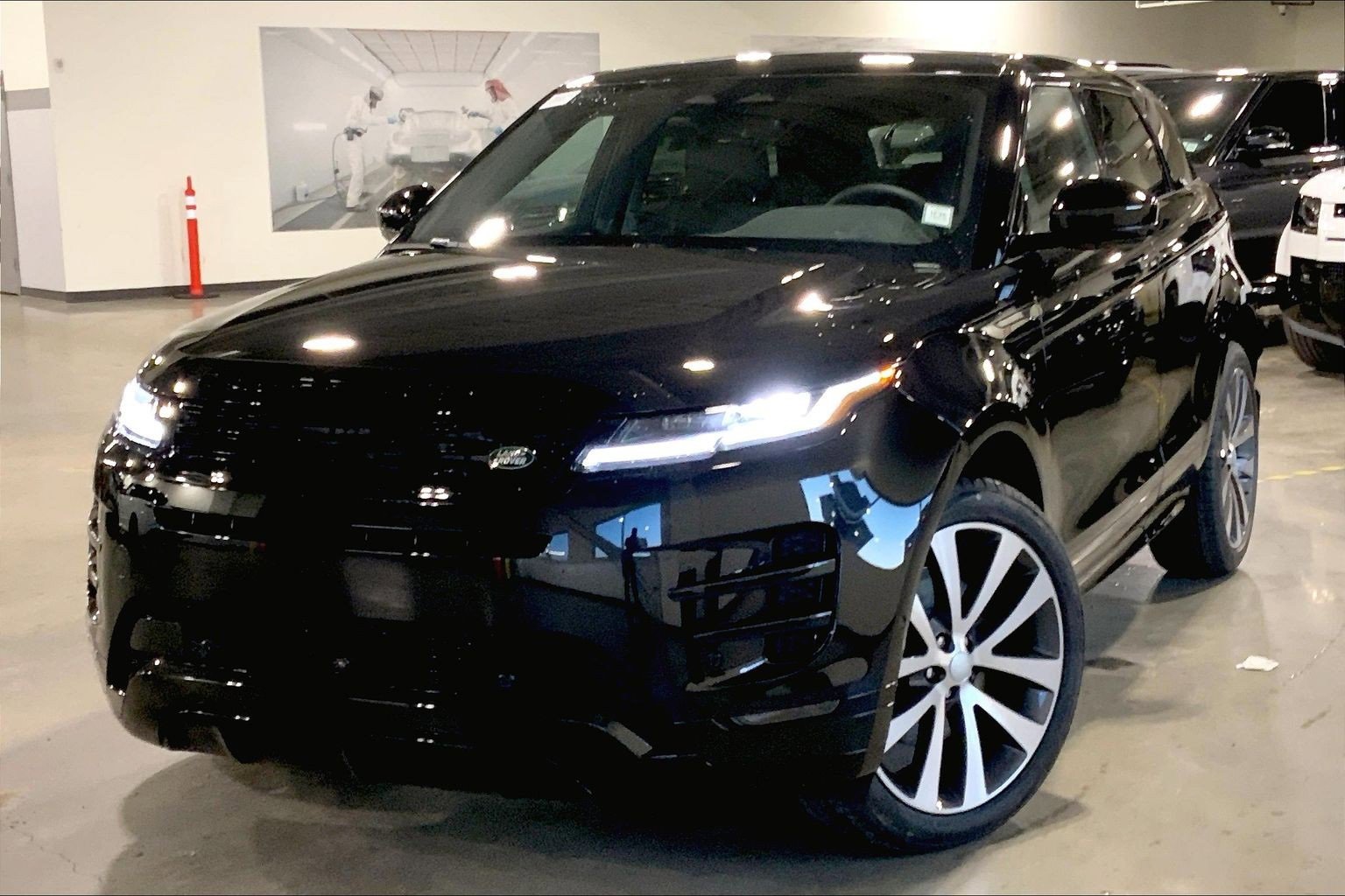 New 2026 Land Rover Range Rover Evoque Dynamic SE image 1