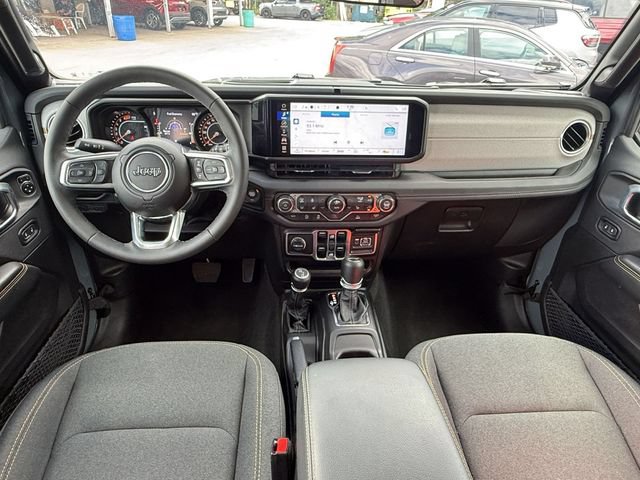 Used 2026 Jeep Wrangler Unlimited Sahara AWD/4WD image 31