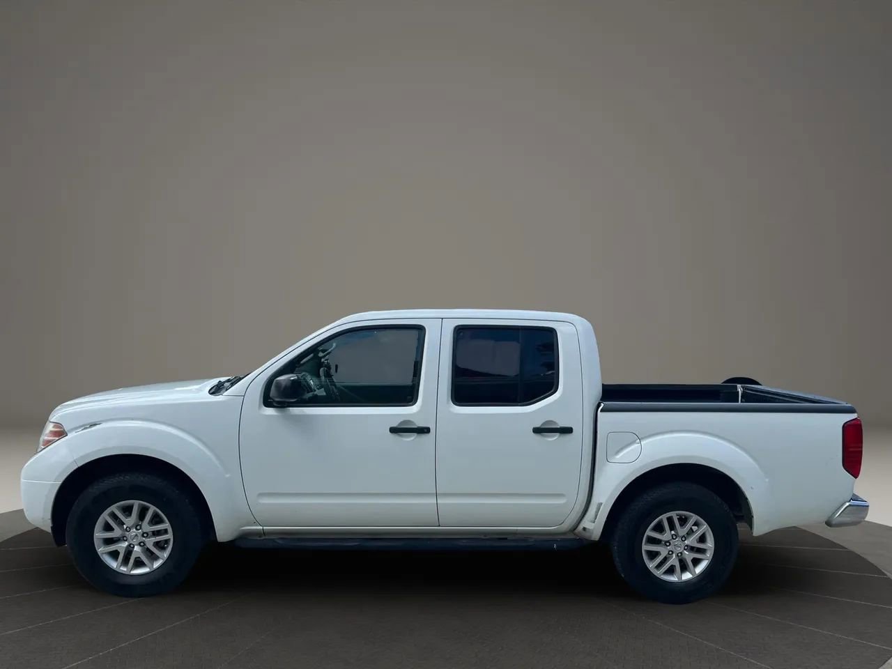 Used 2017 Nissan Frontier SV AWD/4WD image 4