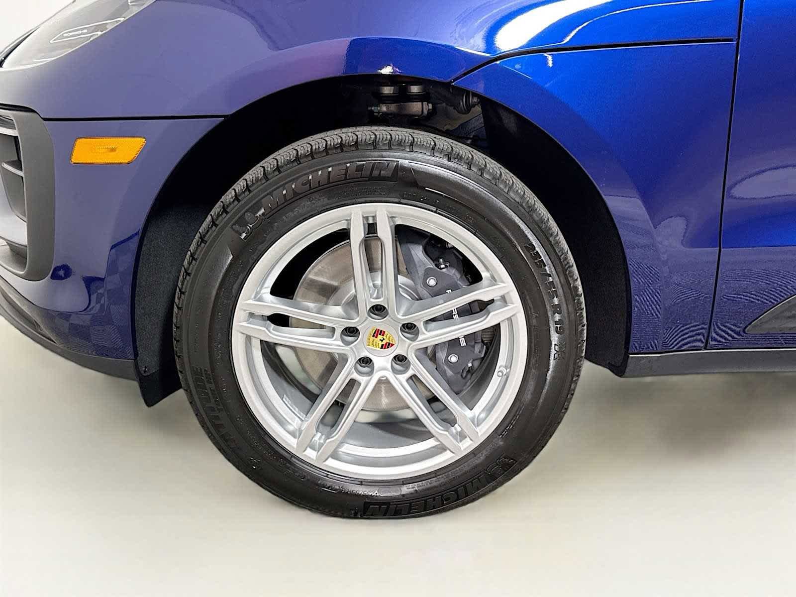 New 2025 Porsche Macan AWD/4WD image 24