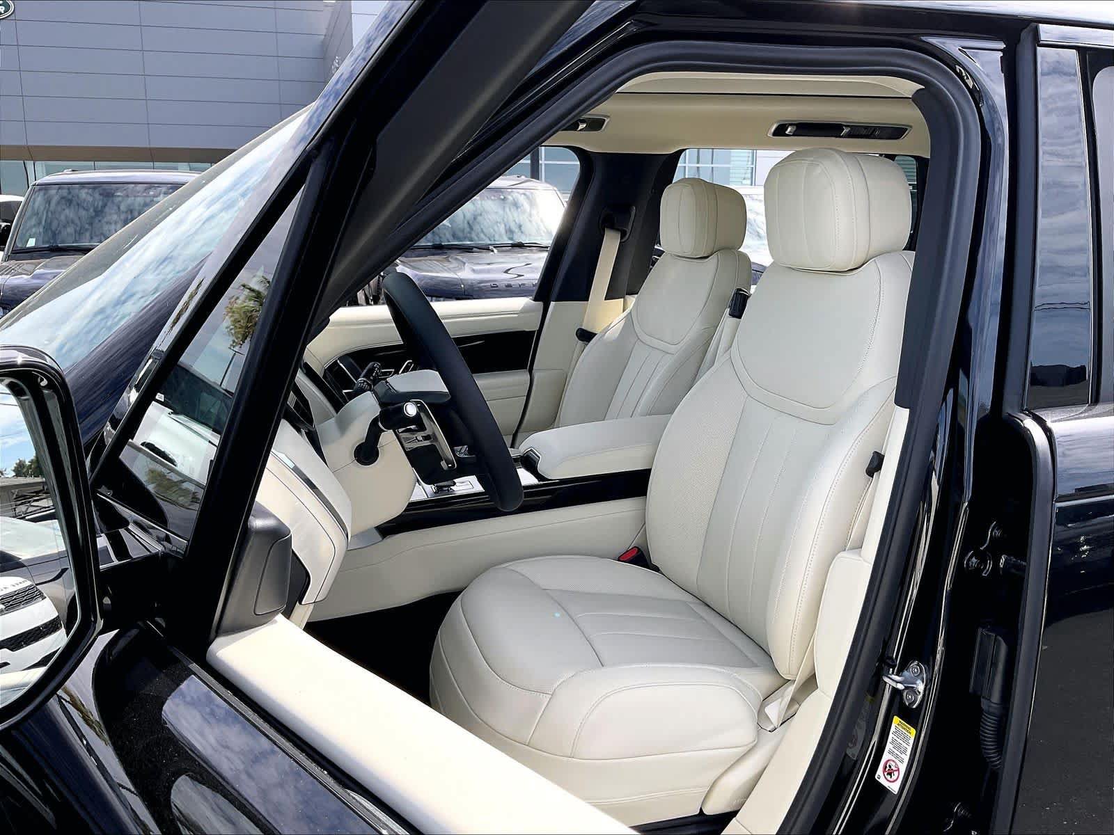 New 2026 Land Rover Range Rover Long Wheelbase SE AWD/4WD image 11