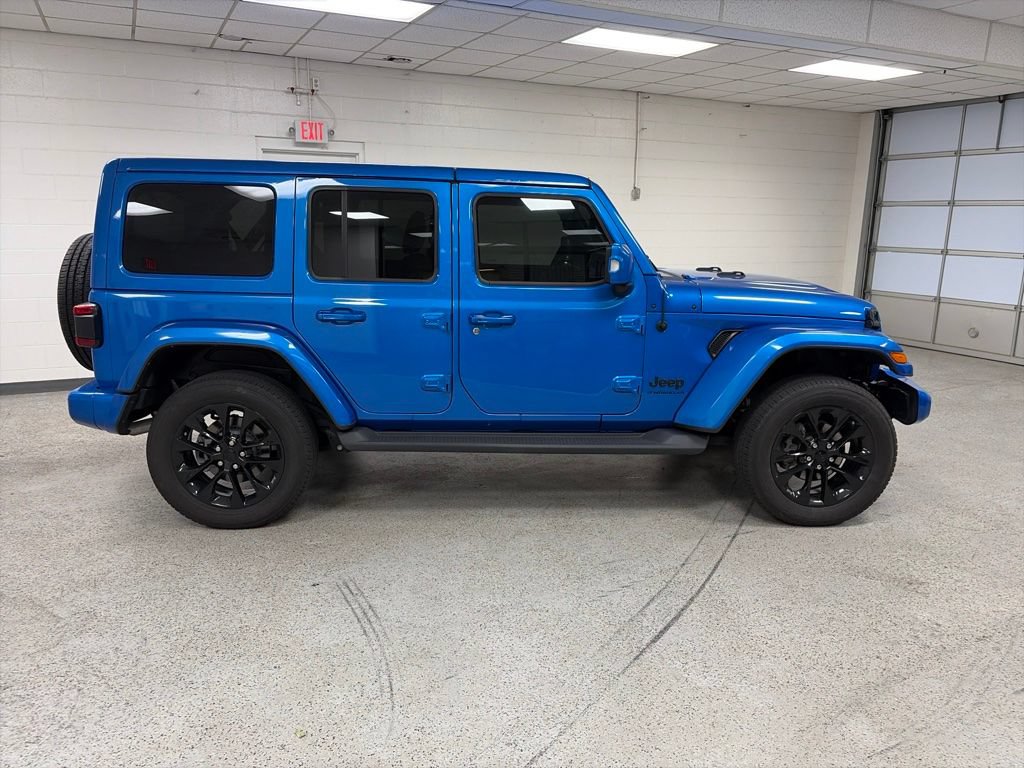 Used 2023 Jeep Wrangler Unlimited Sahara AWD/4WD image 4