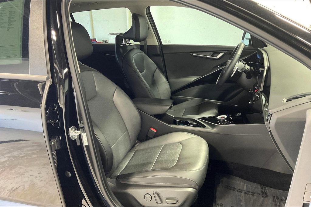 Used 2023 Kia Niro Wave image 10