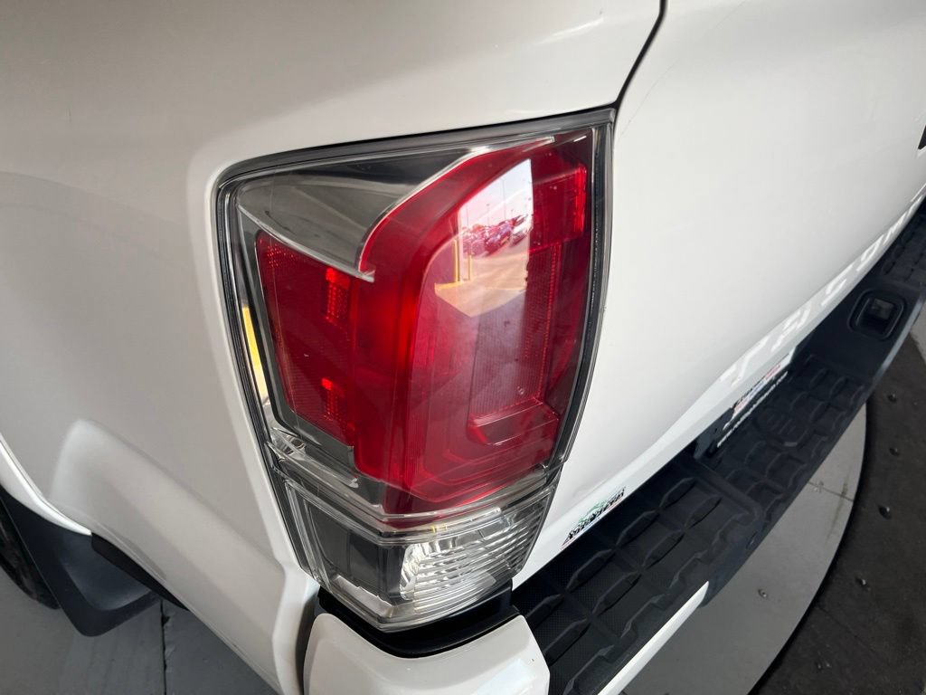 Used 2018 Toyota Tacoma Limited AWD/4WD image 42