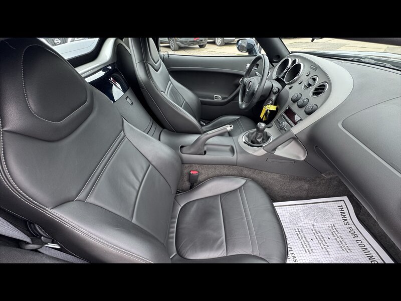 Used 2006 Pontiac Solstice Convertible w/ Premium Package RWD image 10