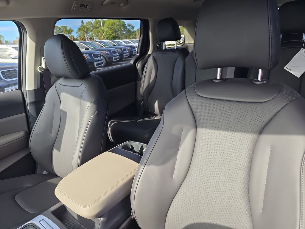 New 2026 Kia Carnival FWD image 21
