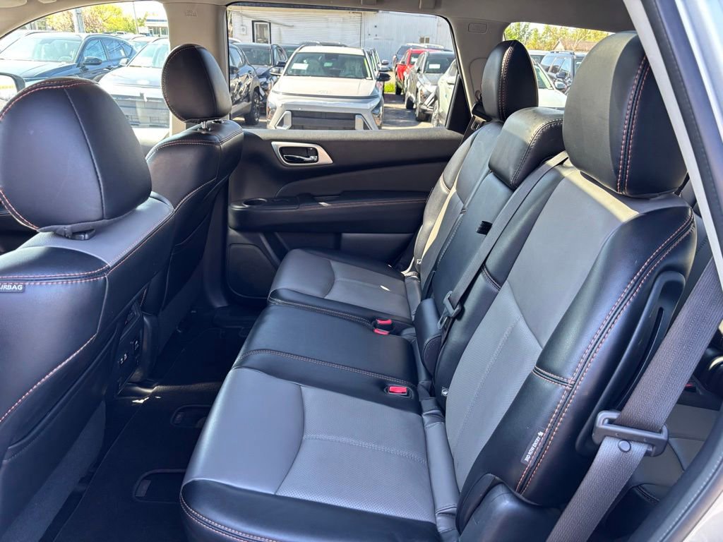 Used 2020 Nissan Pathfinder SL AWD/4WD image 23