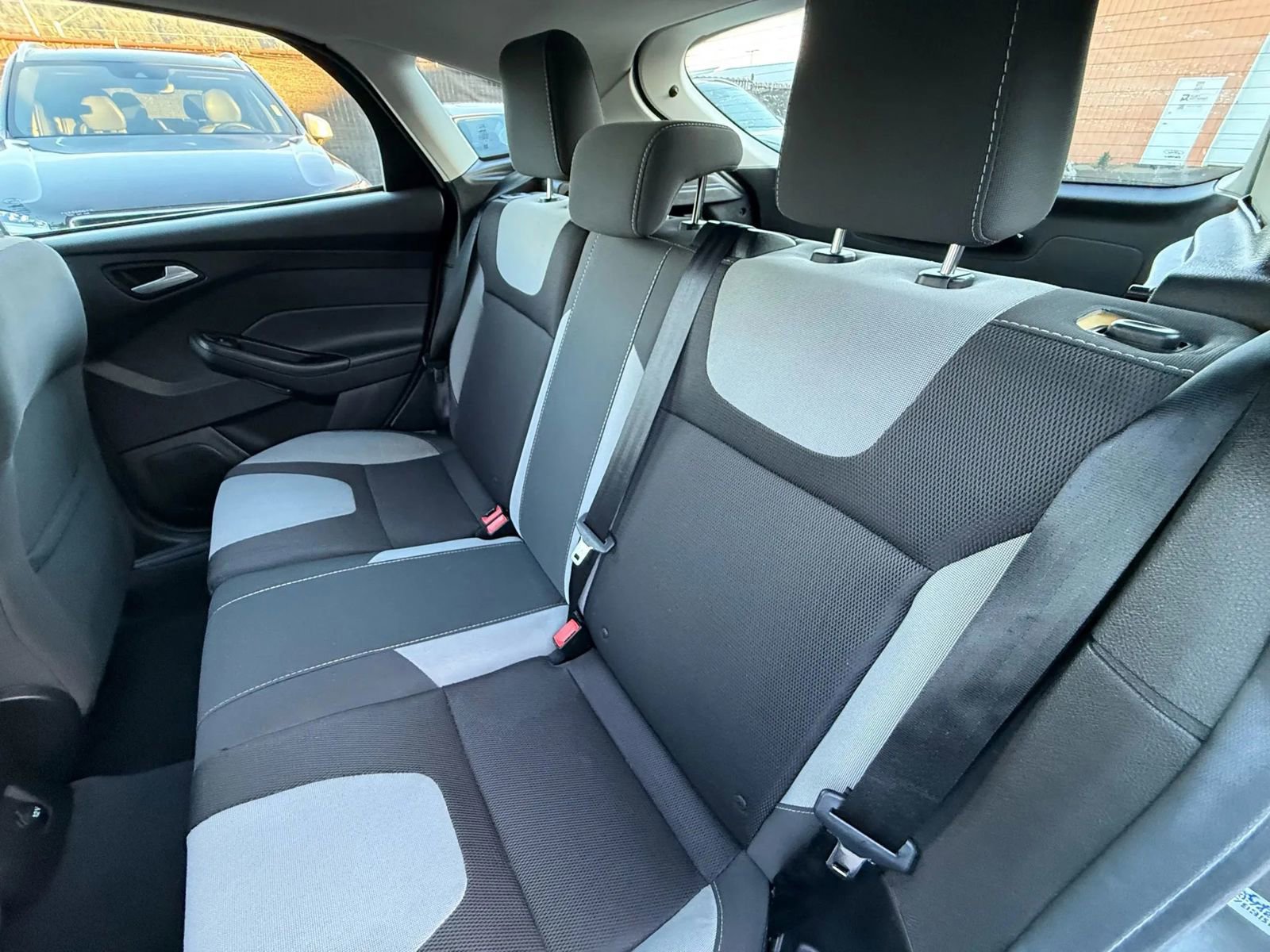 Used 2014 Ford Focus SE w/ SE Sport Package image 23