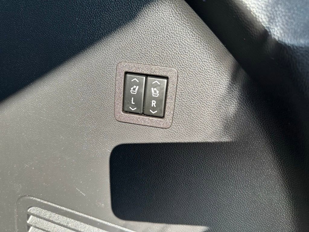 Used 2024 Buick Enclave Premium image 33