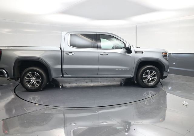 Used 2026 GMC Sierra 1500 SLT AWD/4WD image 2