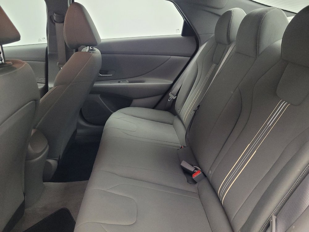 Used 2023 Hyundai Elantra SEL w/ Convenience Package FWD image 18