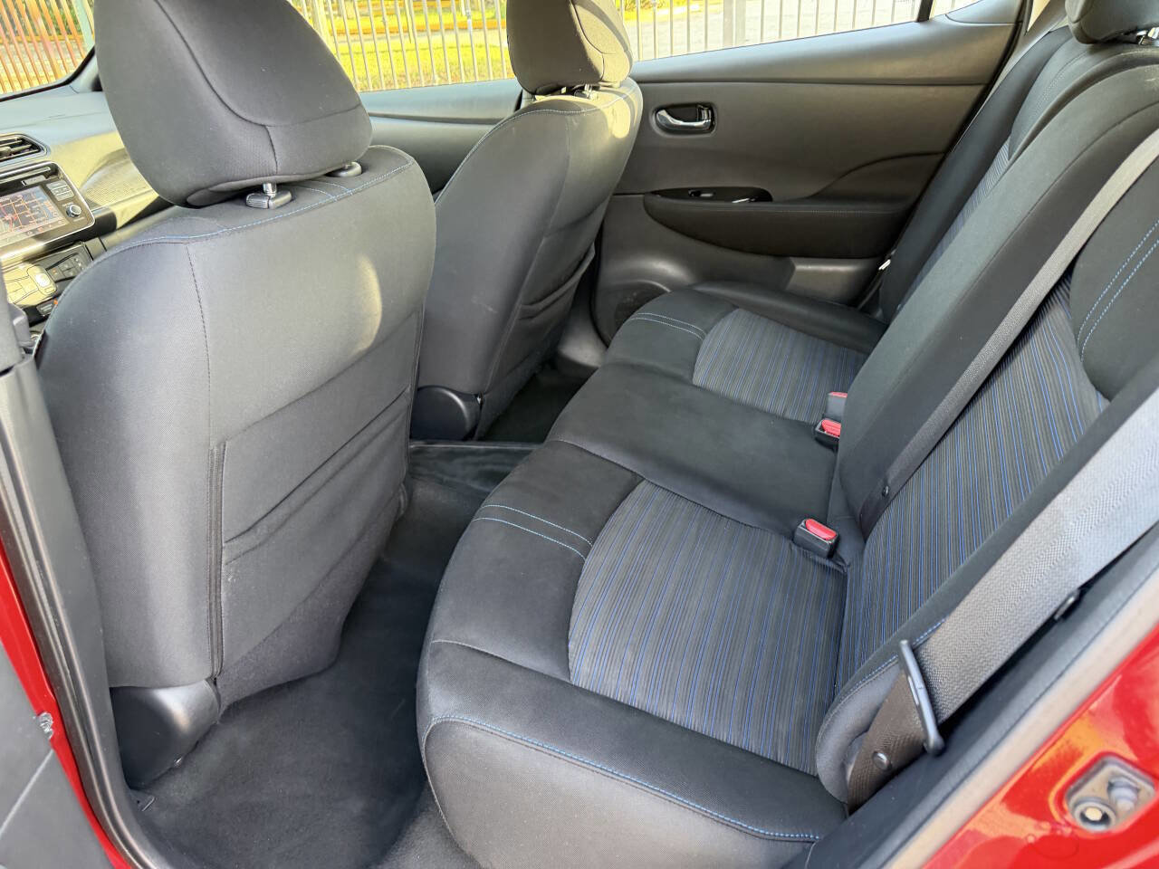 Used 2018 Nissan Leaf SV w/ SV Technology Package image 15